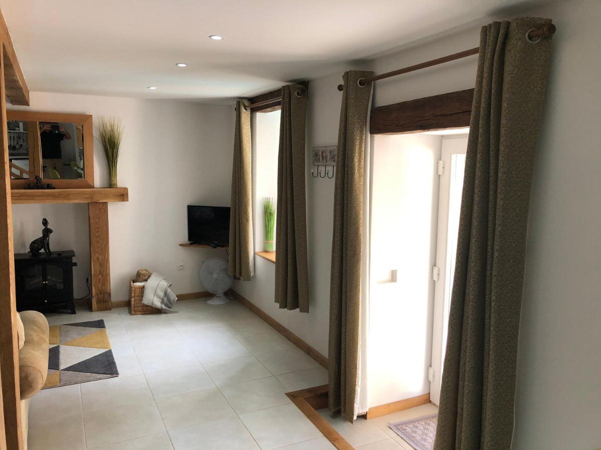 The Walnut Tree Chambre D'Hotes Le Dorat 外观 照片